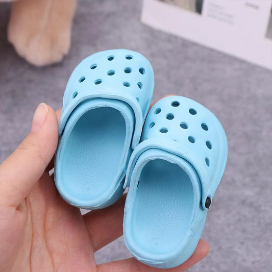 1 Pair Pet Beach Shoes Non-slip Pet Sandals Comfortable Soft-soled Dog Hole Shoe EVA Breathable Dog Rain Boots for Cats