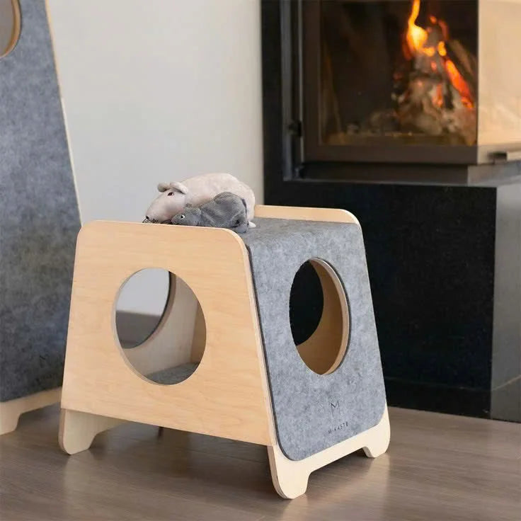 Luxury Wooden Pet House & Kennel - Waggy World